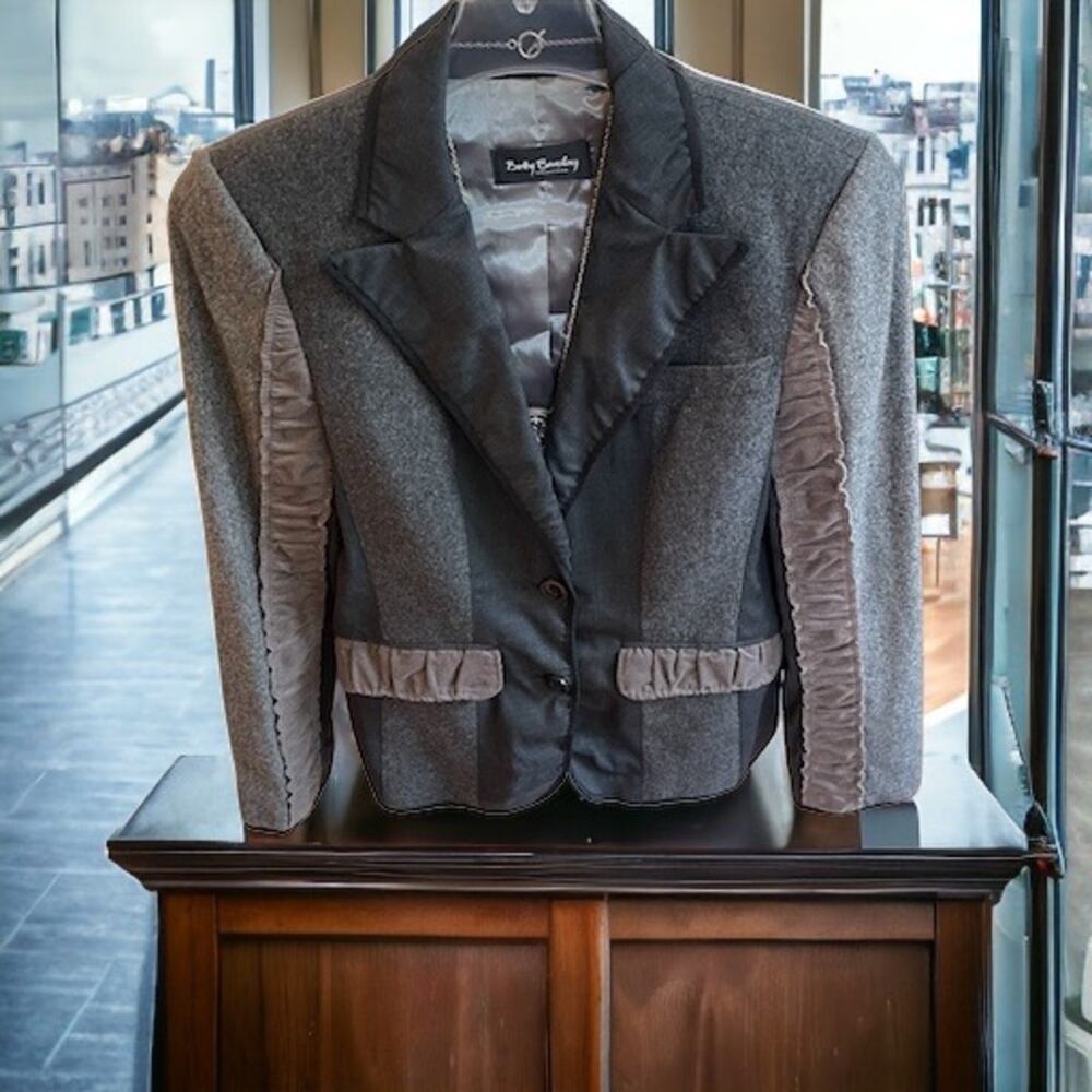 Gray Blazer Ruffled Ruched Unique Size 40 (M)
Grand Millennial Betty Barclay